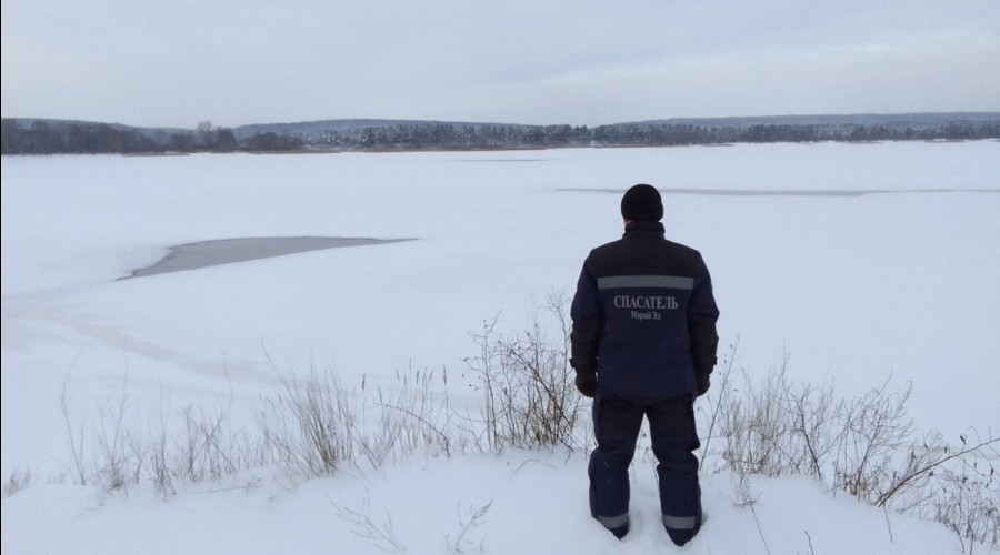 На Волге в Марий Эл даже в мороз сохраняются большие промоины