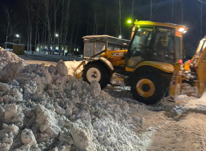 Третий день ведется чистовая уборка снега в Козьмодемьянске