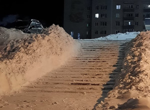  МУП Городское хозяйство днем занимались расчисткой городских лестниц